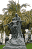 Statue of writter E&ccedil;a de Queir&oacute;s